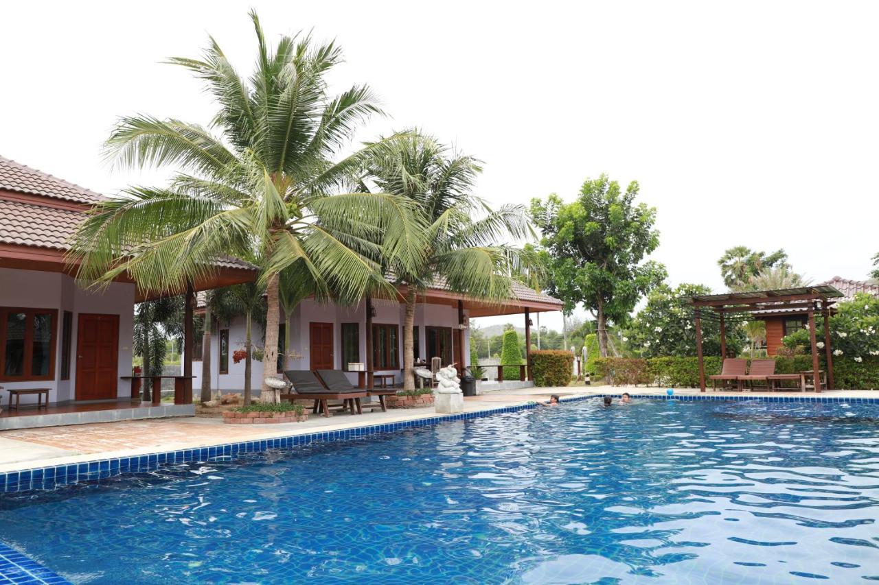 Waterside Resort Pran Buri Exteriör bild