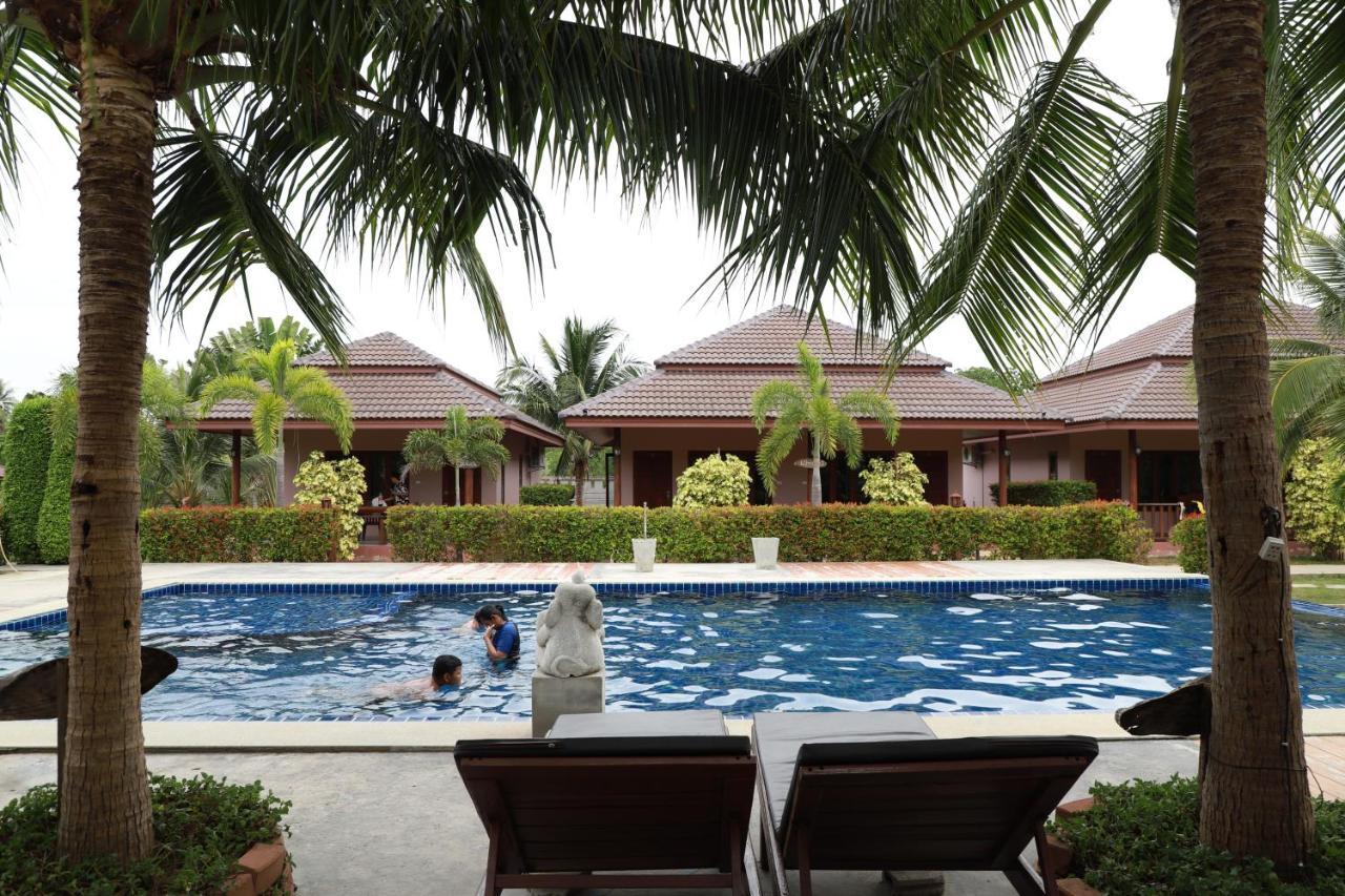 Waterside Resort Pran Buri Exteriör bild